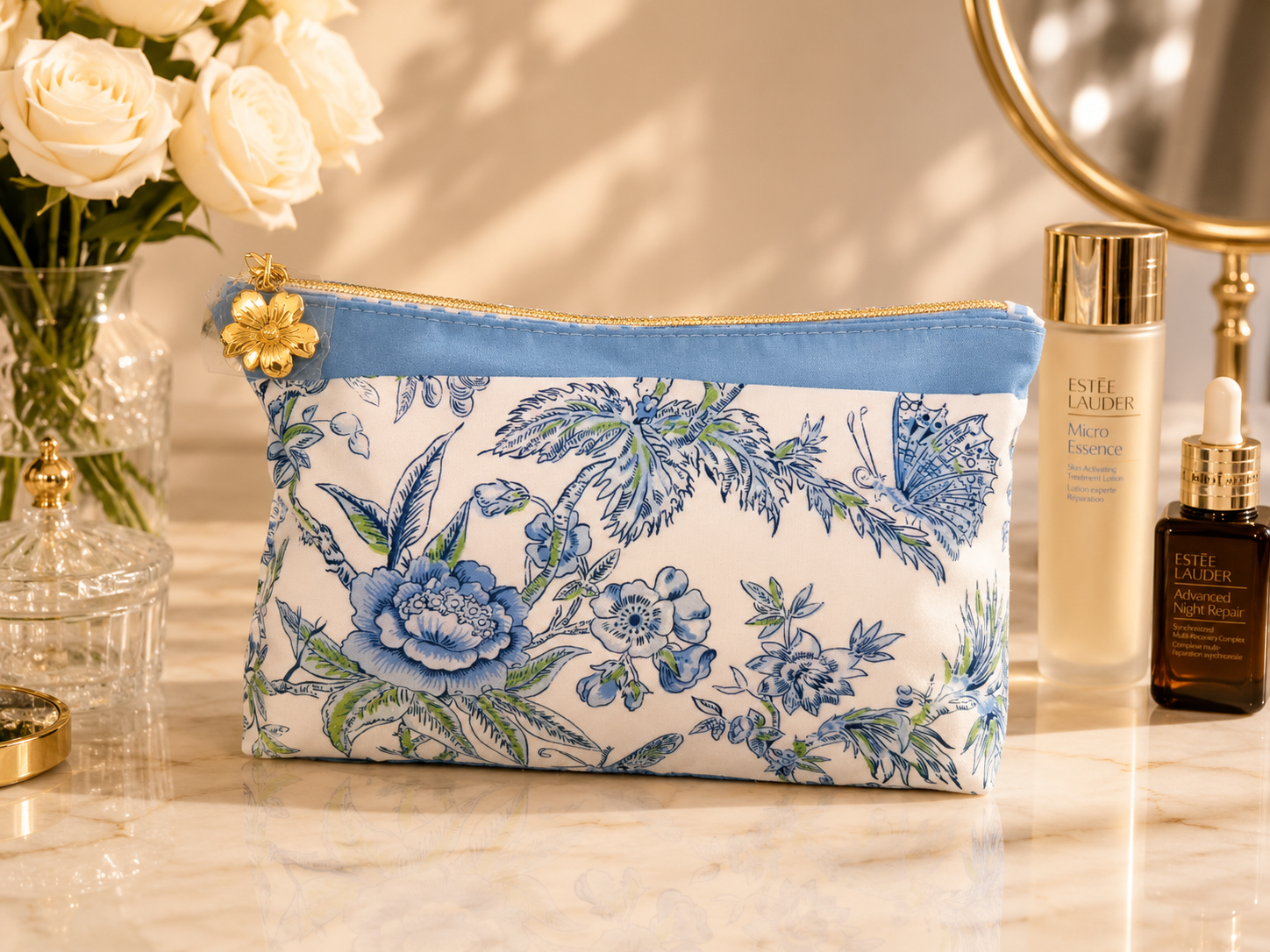 Estee Lauder - Travel Size Beauty Blue Bag for Makeup (Medium)